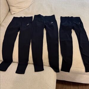 Curves & Combat Boots Sculpt
Seamless Leggings